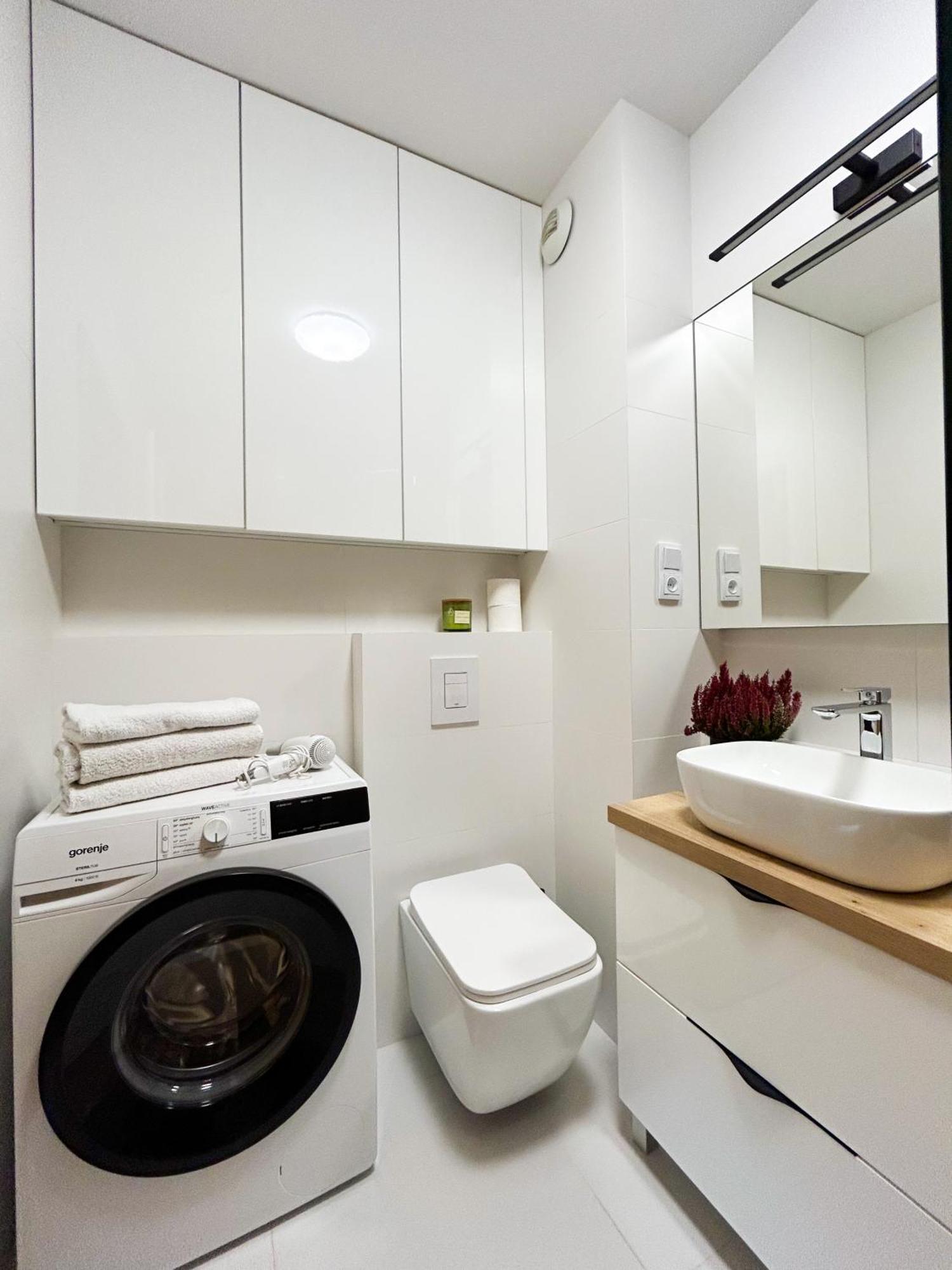 Lumina Stylish 3-Room Apart With Balcony Łódź Dış mekan fotoğraf